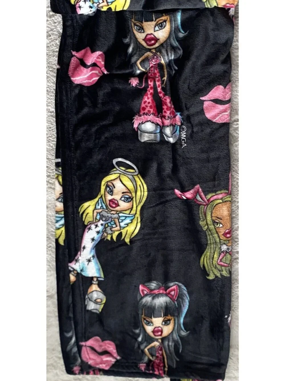 BRATZ Dolls Plush Halloween Throw Blanket 50x70 Black Jade Cloe Sasha Yasmin NEW